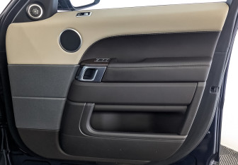 Подержанный автомобиль Land Rover Range Rover Sport 2021 года (25 фото)