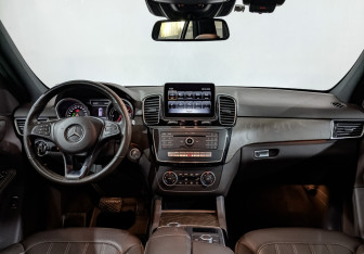 Подержанный автомобиль Mercedes-Benz GLE 2018 года (14 фото)