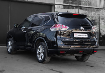 Подержанный автомобиль Nissan X-Trail 2015 года (6 фото)