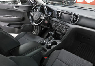 Подержанный автомобиль Kia Sportage 2018 года (11 фото)