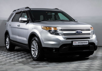 Подержанный автомобиль Ford Explorer 2011 года (3 фото)