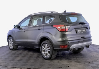 Подержанный автомобиль Ford Kuga 2018 года (7 фото)