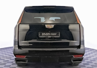 Подержанный автомобиль Cadillac Escalade Suv 2021 года (6 фото)