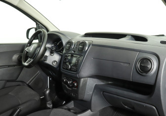 Подержанный автомобиль Renault Dokker 2019 года (9 фото)