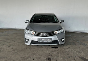 Подержанный автомобиль Toyota Corolla Sedan 2013 года (2 фото)