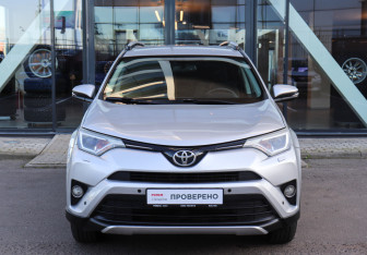 Подержанный автомобиль Toyota RAV4 2017 года (2 фото)
