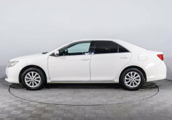 Подержанный автомобиль Toyota Camry Sedan 2012 года (3 фото)