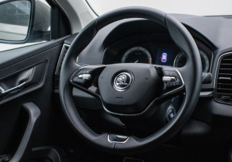 Подержанный автомобиль Skoda Karoq 2021 года (15 фото)