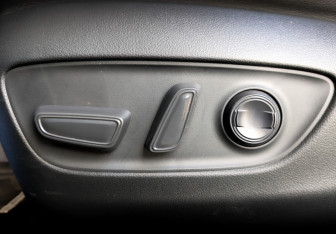 Подержанный автомобиль Toyota RAV4 2024 года (21 фото)