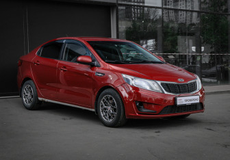 Подержанный автомобиль Kia Rio Sedan 2012 года (3 фото)