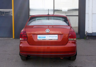 Подержанный автомобиль Volkswagen Polo Sedan 2018 года (6 фото)