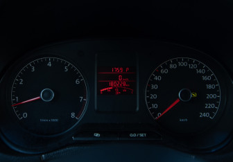 Подержанный автомобиль Volkswagen Polo Sedan 2013 года (9 фото)