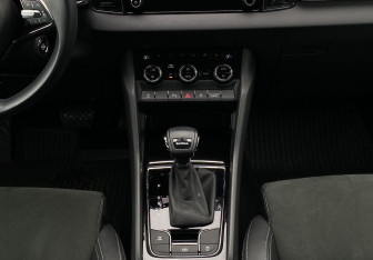 Подержанный автомобиль Skoda Karoq 2020 года (13 фото)