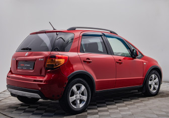 Подержанный автомобиль Suzuki SX4 Hatchback 2010 года (5 фото)