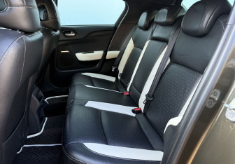 Подержанный автомобиль Citroen DS4 2012 года (11 фото)