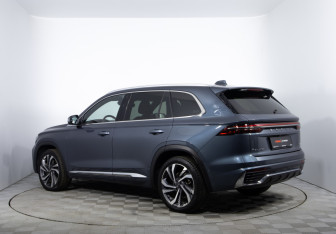 Подержанный автомобиль Geely Monjaro 2023 года (7 фото)