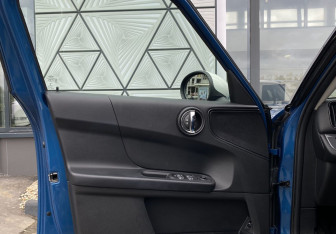Подержанный автомобиль MINI Countryman 2018 года (18 фото)