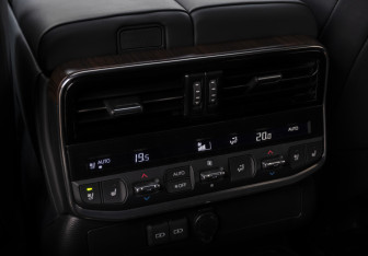Подержанный автомобиль Toyota Land Cruiser Suv 2024 года (30 фото)