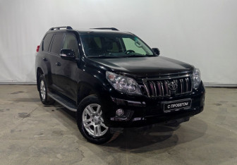 Подержанный автомобиль Toyota Land Cruiser Prado 2013 года (3 фото)