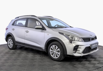 Подержанный автомобиль Kia Rio Hatchback 2021 года (3 фото)