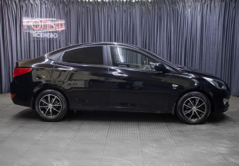 Подержанный автомобиль Hyundai Solaris Sedan 2015 года (4 фото)