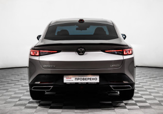 Подержанный автомобиль Changan Lamore 2023 года (6 фото)