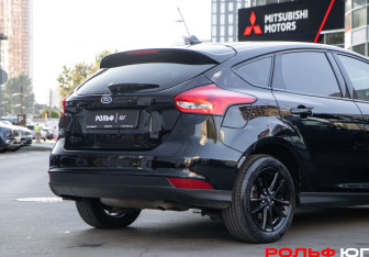 Подержанный автомобиль Ford Focus Hatchback 2019 года (16 фото)