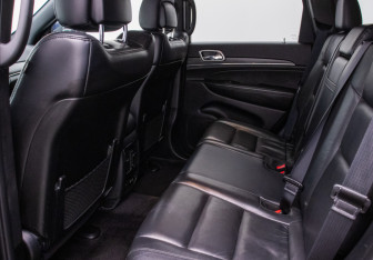 Подержанный автомобиль Jeep Grand Cherokee 2017 года (11 фото)