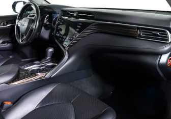 Подержанный автомобиль Toyota Camry Sedan 2020 года (10 фото)