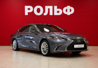 Подержанный автомобиль Lexus ES 2019 года (3 фото)