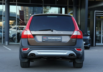 Подержанный автомобиль Volvo XC70 2011 года (6 фото)