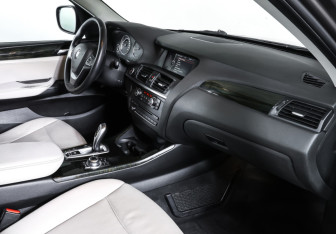 Подержанный автомобиль BMW X3 2012 года (11 фото)