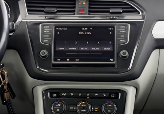 Подержанный автомобиль Volkswagen Tiguan 2017 года (15 фото)