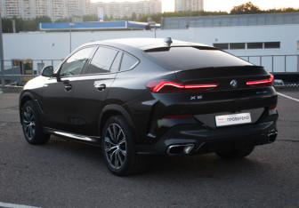 Подержанный автомобиль BMW X6 2020 года (7 фото)