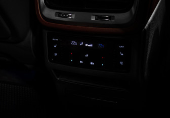 Подержанный автомобиль Hongqi E-HS9 2021 года (23 фото)