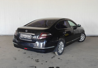 Подержанный автомобиль Nissan Teana 2010 года (5 фото)