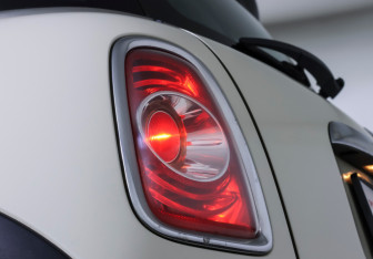 Подержанный автомобиль MINI Hatch 2012 года (18 фото)