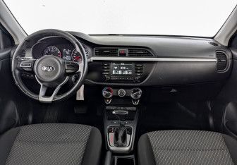 Подержанный автомобиль Kia Rio Hatchback 2020 года (14 фото)
