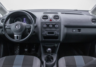 Подержанный автомобиль Volkswagen Caddy Compactvan 2013 года (13 фото)