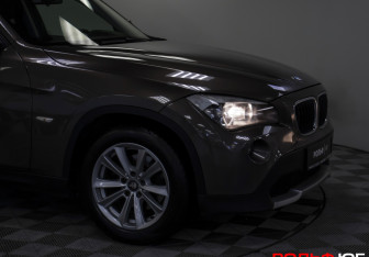 Подержанный автомобиль BMW X1 2012 года (18 фото)