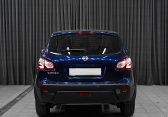 Подержанный автомобиль Nissan Qashqai 2010 года (5 фото)