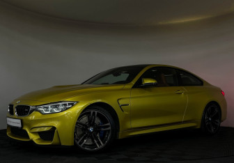 Подержанный автомобиль BMW M4 Coupe 2018 года (28 фото)