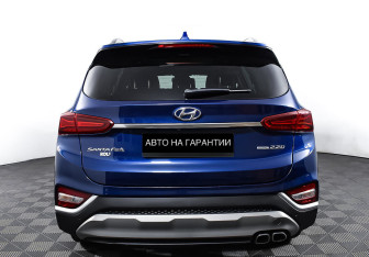 Подержанный автомобиль Hyundai Santa Fe 2019 года (6 фото)