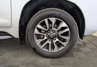 Подержанный автомобиль Toyota Land Cruiser Prado 2021 года (18 фото)