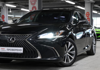 Подержанный автомобиль Lexus ES 2019 года (23 фото)