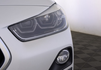 Подержанный автомобиль BMW X2 2019 года (11 фото)
