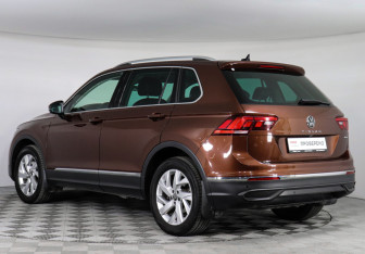Подержанный автомобиль Volkswagen Tiguan 2021 года (7 фото)