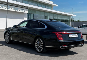 Подержанный автомобиль Hongqi H9 2023 года (7 фото)