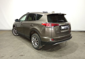 Подержанный автомобиль Toyota RAV4 2019 года (7 фото)
