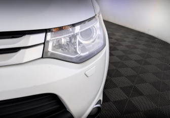 Подержанный автомобиль Mitsubishi Outlander 2014 года (17 фото)